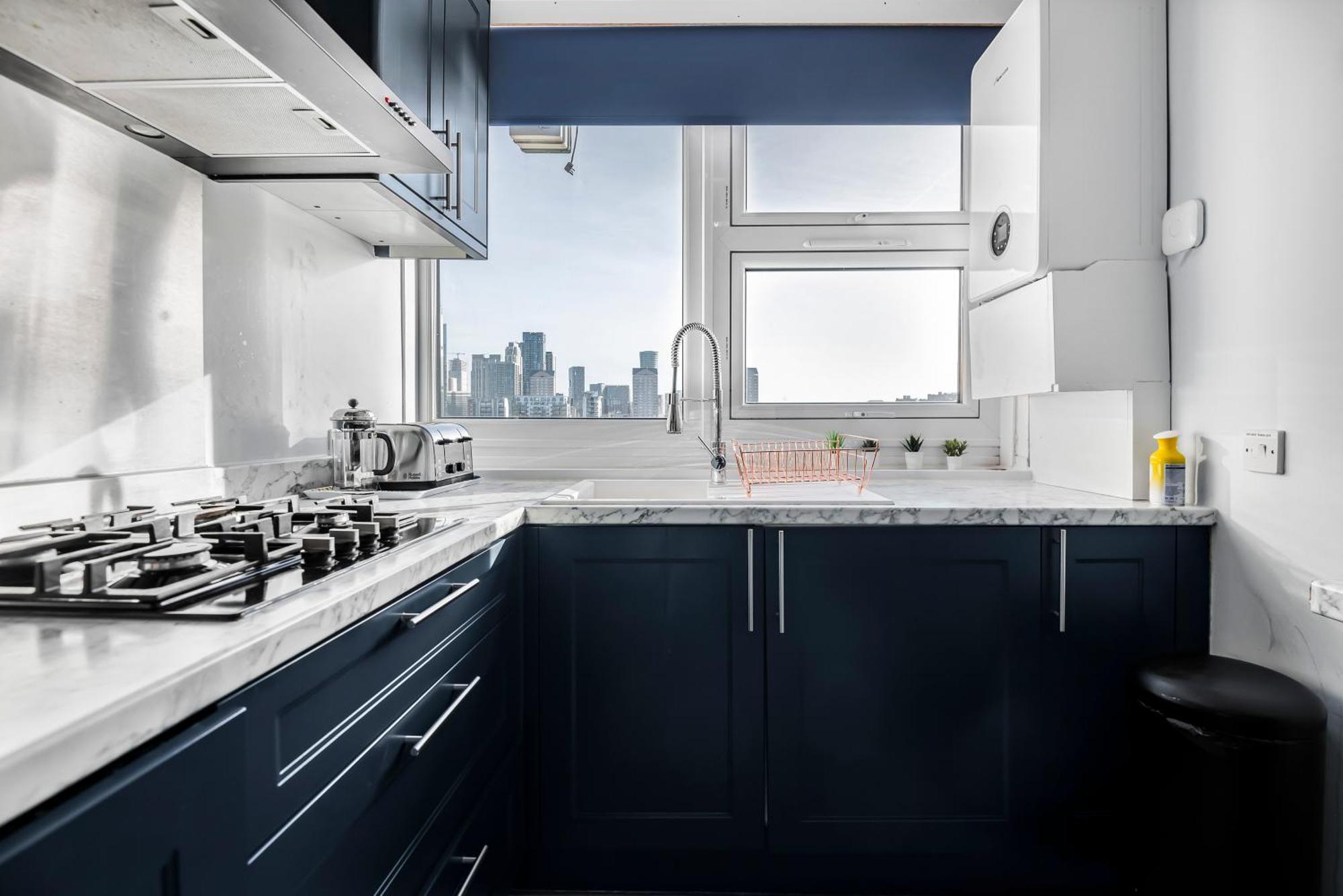 Two Stunning Bedrooms & Private Balcony & River View * Londra